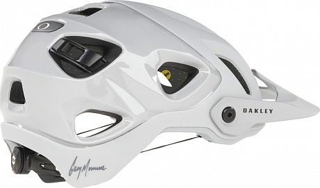 Фото Шлем Oakley DRT5. Купить Шлем Oakley DRT5  в Санкт-Петербурге, доставка по России