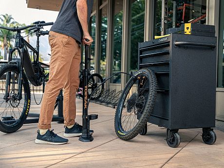 Фото Напольный насос Topeak JoeBlow Tubi 2Stage TJB-T2STG. Купить Напольный насос Topeak JoeBlow Tubi 2Stage TJB-T2STG  в Санкт-Петербурге, доставка по России