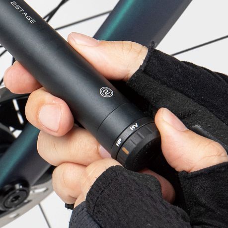 Фото Компактный насос Topeak ROADIE 2STAGE с переключателем давления TRD-2STG. Купить Компактный насос Topeak ROADIE 2STAGE с переключателем давления TRD-2STG  в Санкт-Петербурге, доставка по России