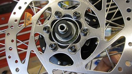 Фото Болты Shimano для крепления стального ротора без паука. Купить Болты Shimano для крепления стального ротора без паука  в Санкт-Петербурге, доставка по России