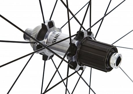 Фото Комплект колес 28" для шоссе Shimano WH-RS770 Center Lock сквозные оси. Купить Комплект колес 28" для шоссе Shimano WH-RS770 Center Lock сквозные оси  в Санкт-Петербурге, доставка по России