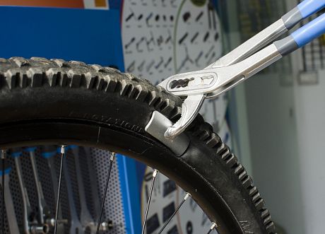 Фото Клещи для установки покрышек Unior 1601/2DP. Купить Клещи для установки покрышек Unior 1601/2DP  в Санкт-Петербурге, доставка по России