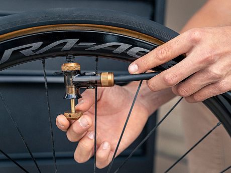 Фото Напольный насос Topeak JoeBlow Tubi 2Stage TJB-T2STG. Купить Напольный насос Topeak JoeBlow Tubi 2Stage TJB-T2STG  в Санкт-Петербурге, доставка по России