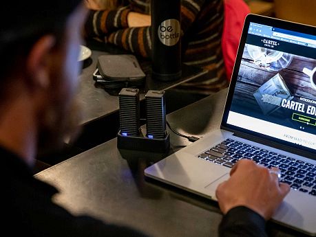 Фото Зарадная станция аккумуляторов фар Topeak CUBICUBI USB CHARGING DOCK TCB-DCD. Купить Зарадная станция аккумуляторов фар Topeak CUBICUBI USB CHARGING DOCK TCB-DCD  в Санкт-Петербурге, доставка по России