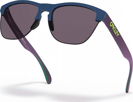 Фото Очки солнцезащитные Oakley Frogskins Lite Matte Poseidon/Prizm Grey. Купить Очки солнцезащитные Oakley Frogskins Lite Matte Poseidon/Prizm Grey  в Санкт-Петербурге, доставка по России